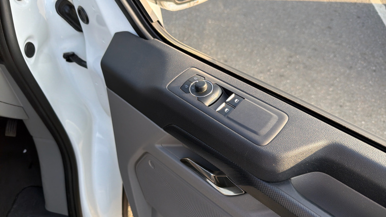 Ford Transit Custom 320 L2 Diesel Fwd 2.0 EcoBlue 136ps H1 Van Limited